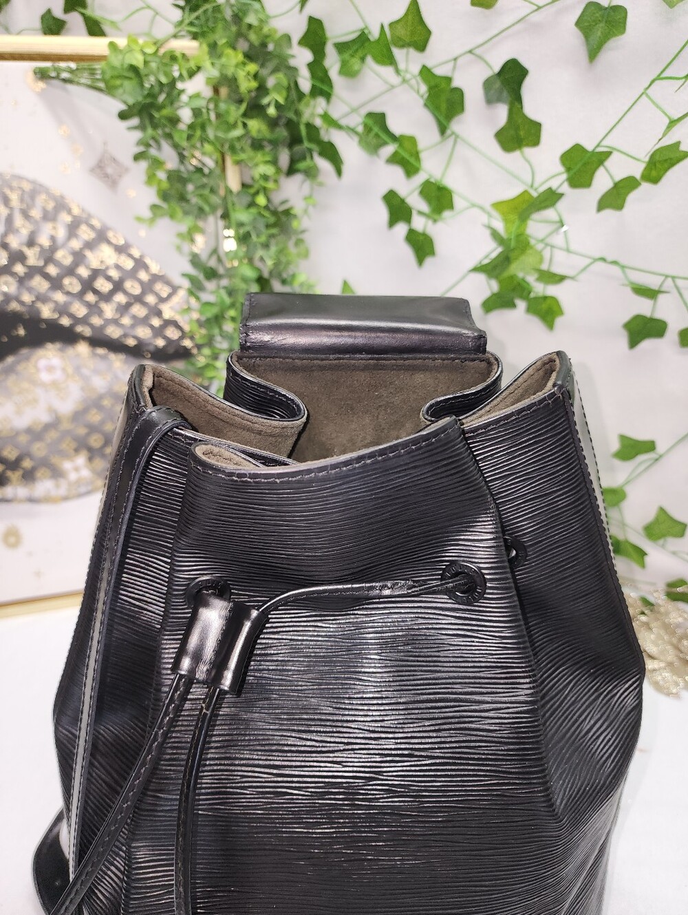 Louis Vuitton Vintage Epi Sac a Dos Drawstring Bag Black WITH COA - Picture 15 of 16